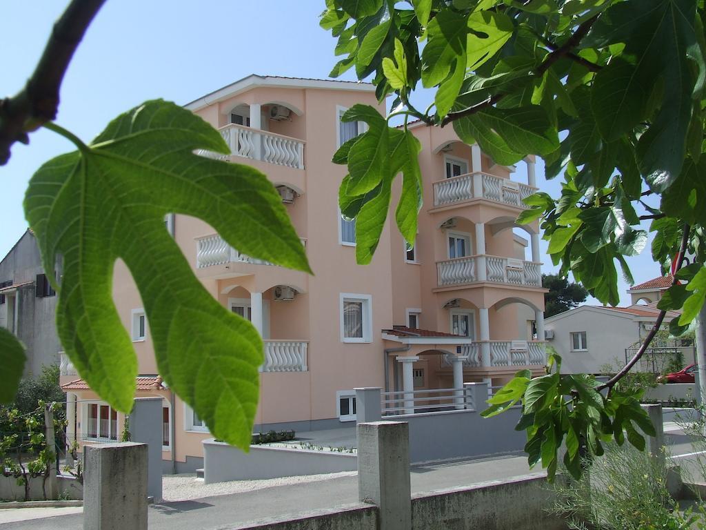 Rooms And Apartments Ana Zadar Exterior photo